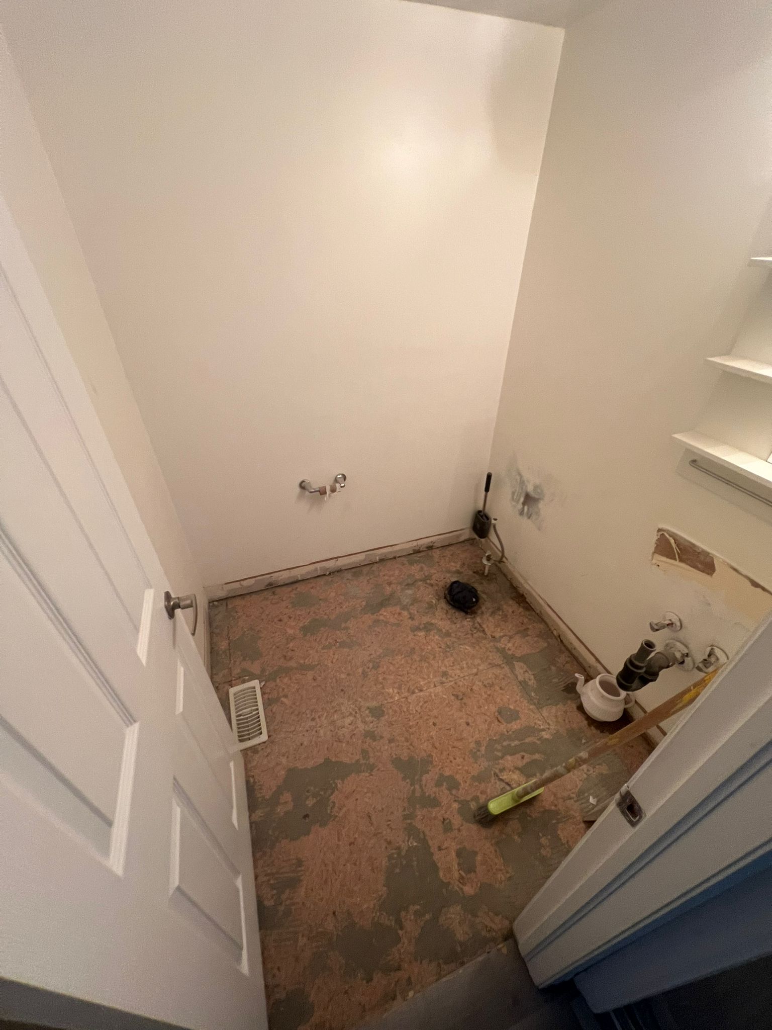 Bathroom F – Before